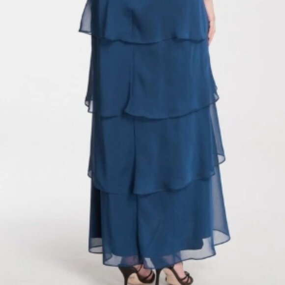 Adrianna Papell Navy Flutter Sleeve Tier Gown - Size 6 - Picture 7 of 16